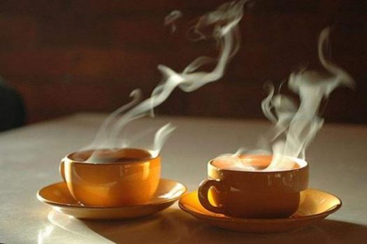 Γιατί δεν πρέπει να ξαναπιείτε καυτό τον καφέ ή το τσάι: Προσοχή, ποιος ο κίνδυνος
