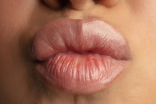 3 tips για να έχεις πάντα ζουμερά χείλη!